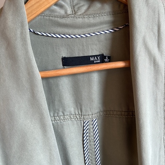 Jacket - Picture 2 of 4